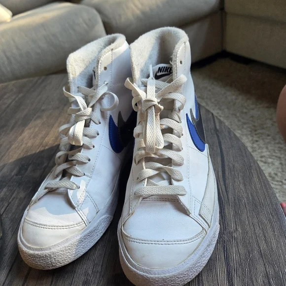 Nike White and Blue High-Top Sneakers - Picture 5 of 8